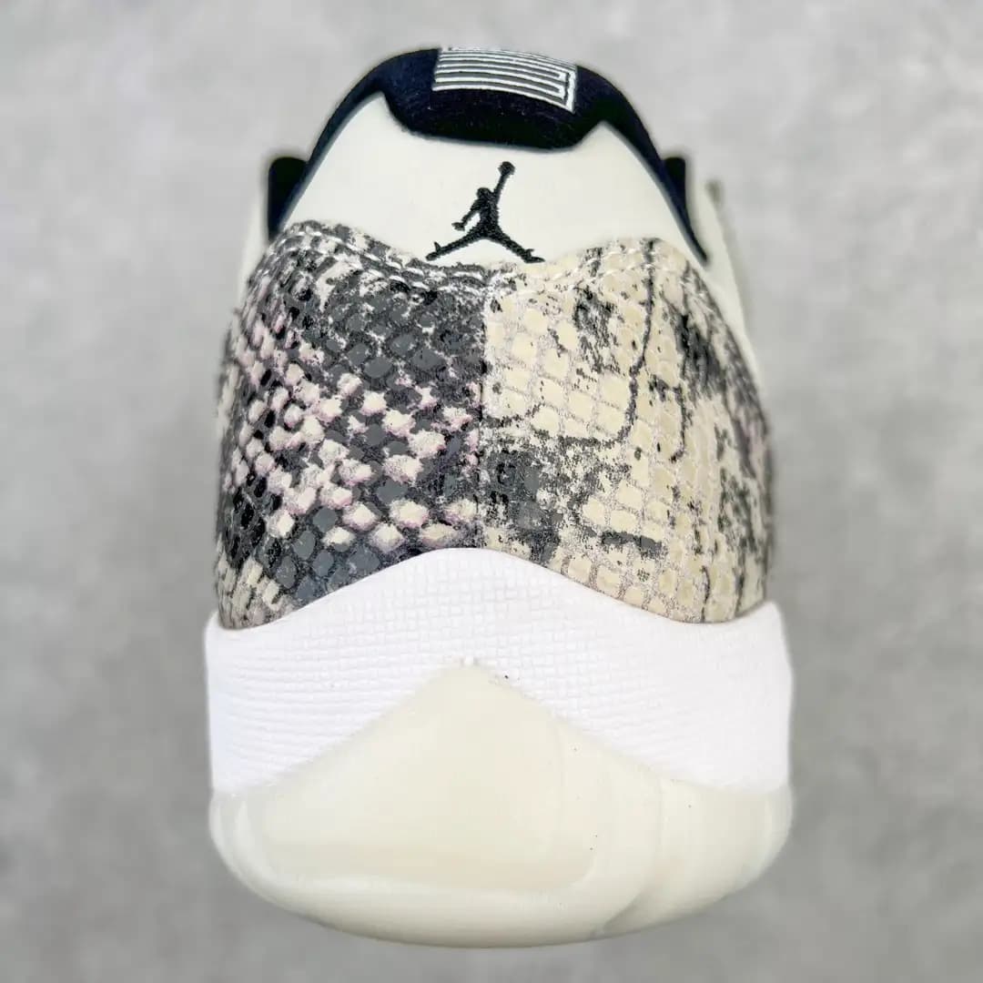 Air Jordan 11 - Image 9