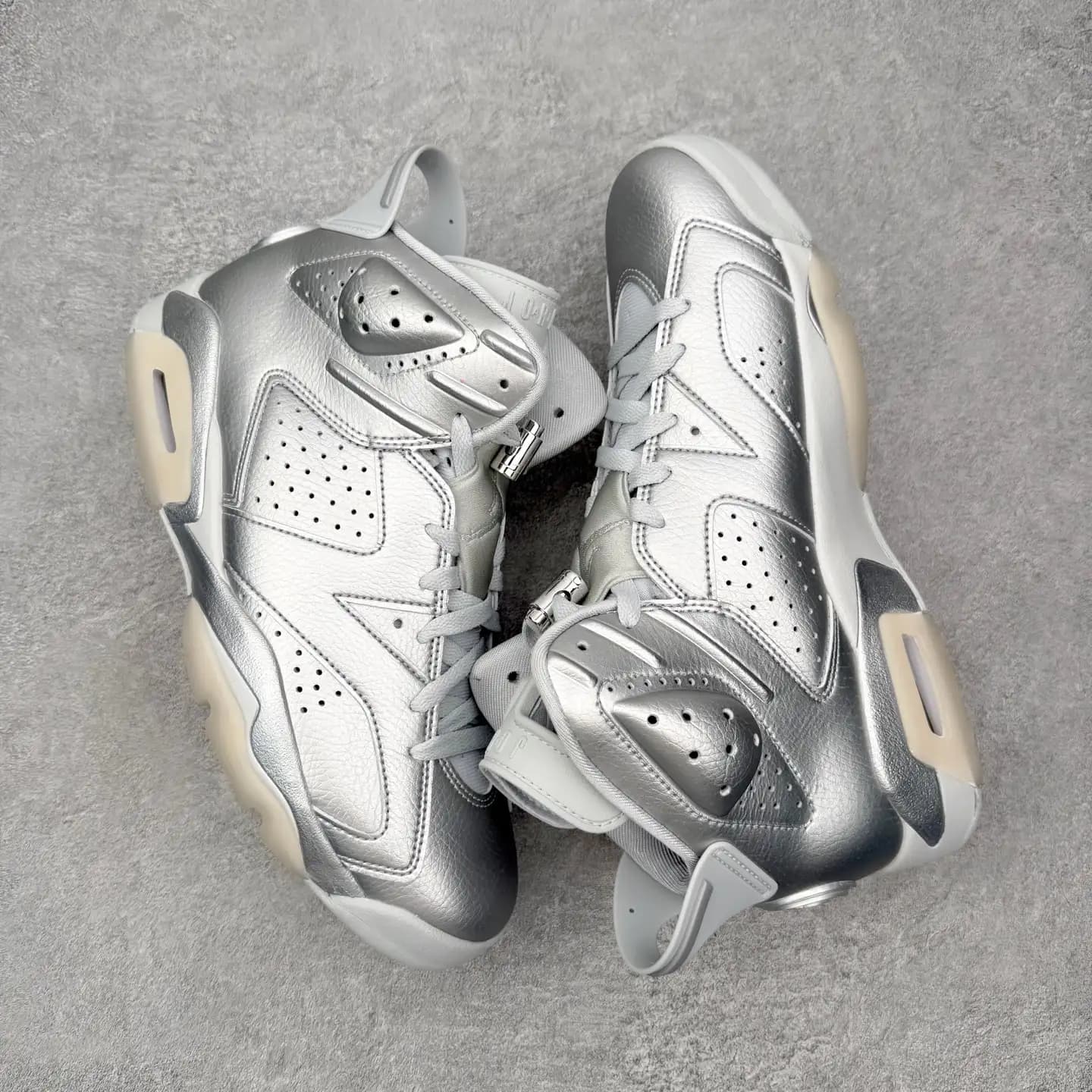 Air Jordan 6 - Image 4