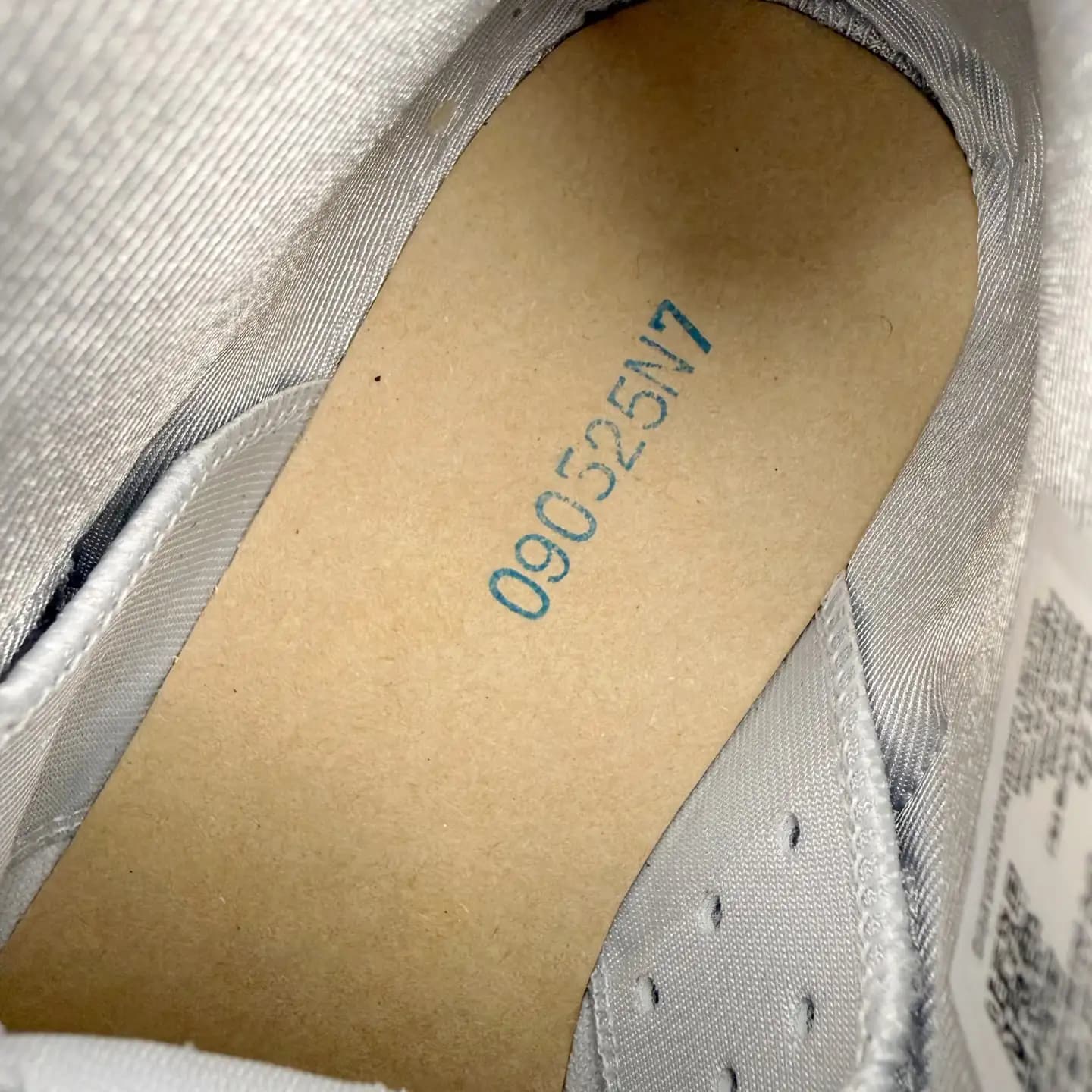Air Jordan 6 - Image 11