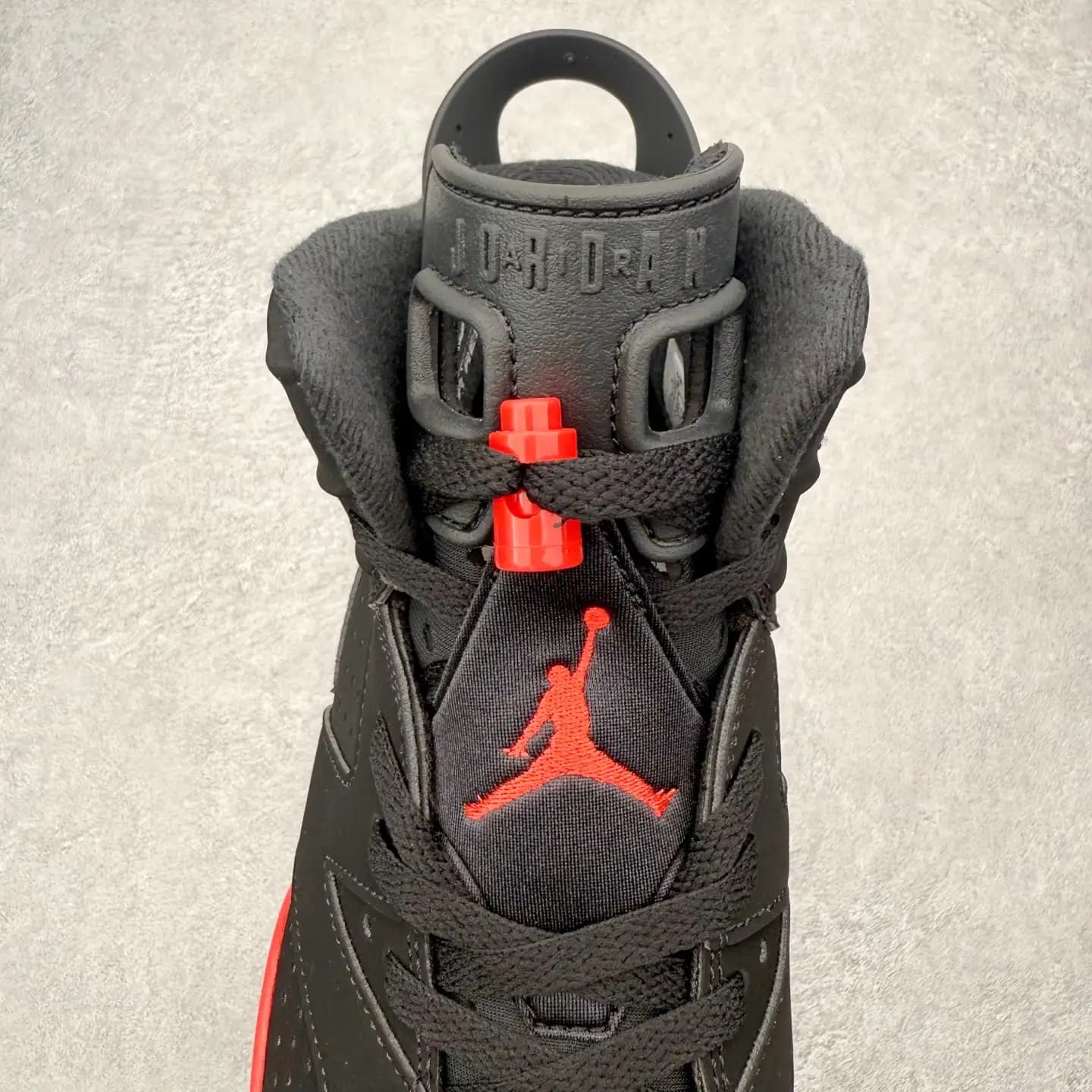 Air Jordan 6 - Image 2