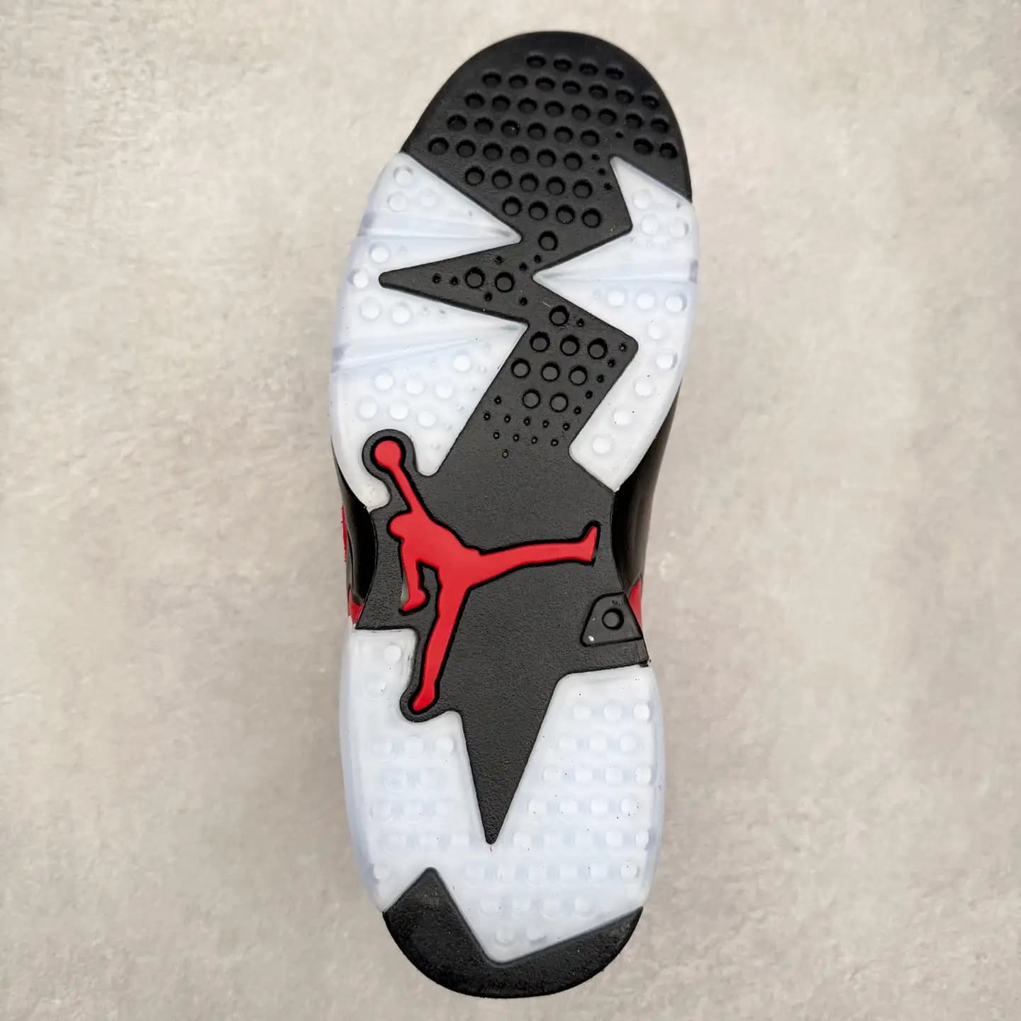 Air Jordan 6 - Image 5