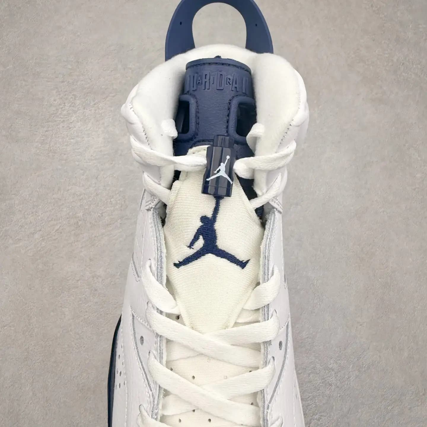 Air Jordan 6 - Image 3