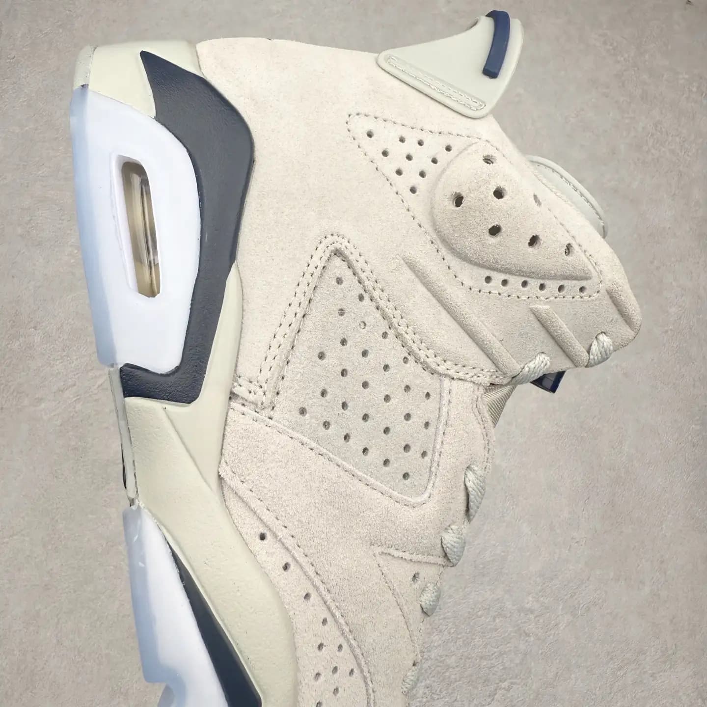 Air Jordan 6 - Image 2