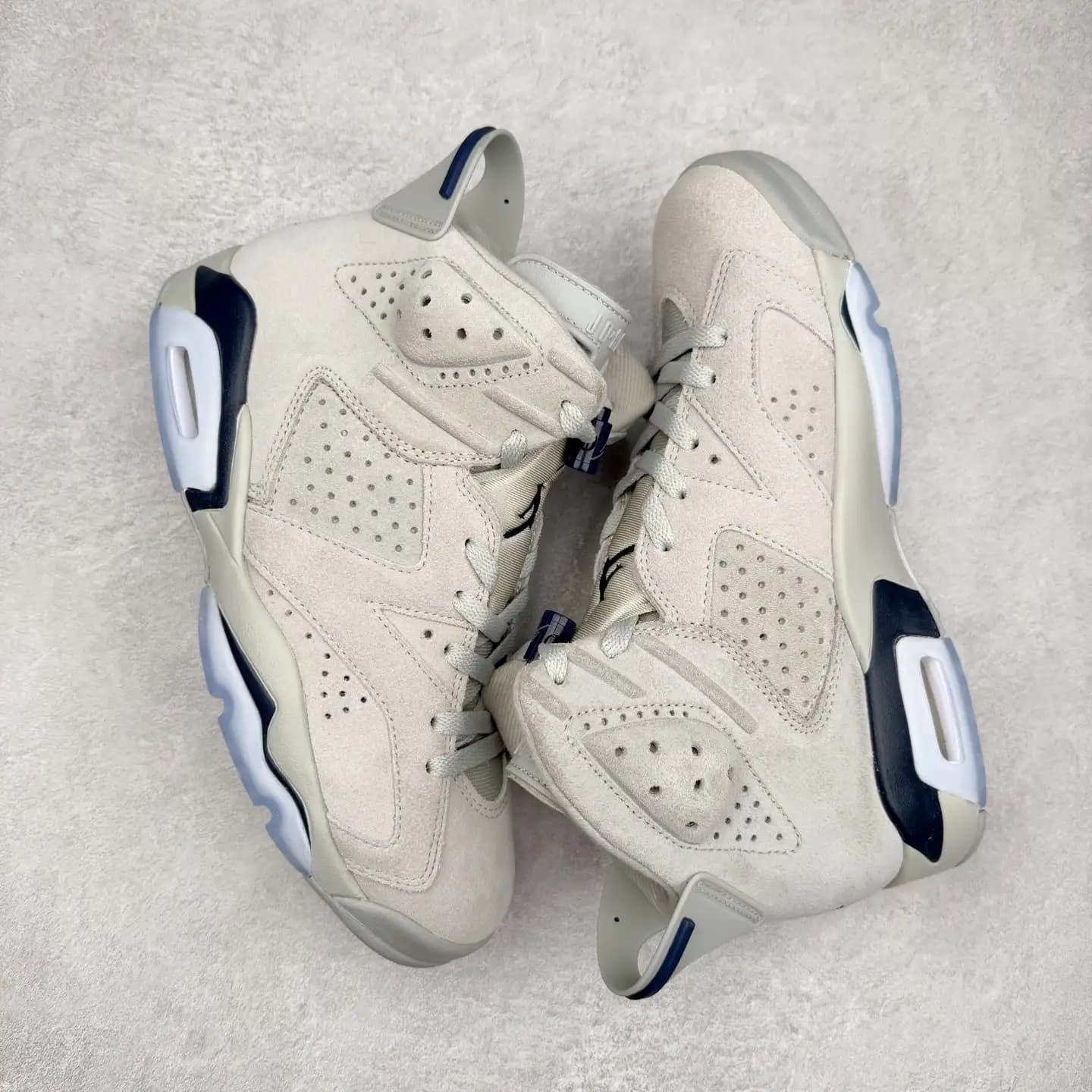 Air Jordan 6 - Image 5