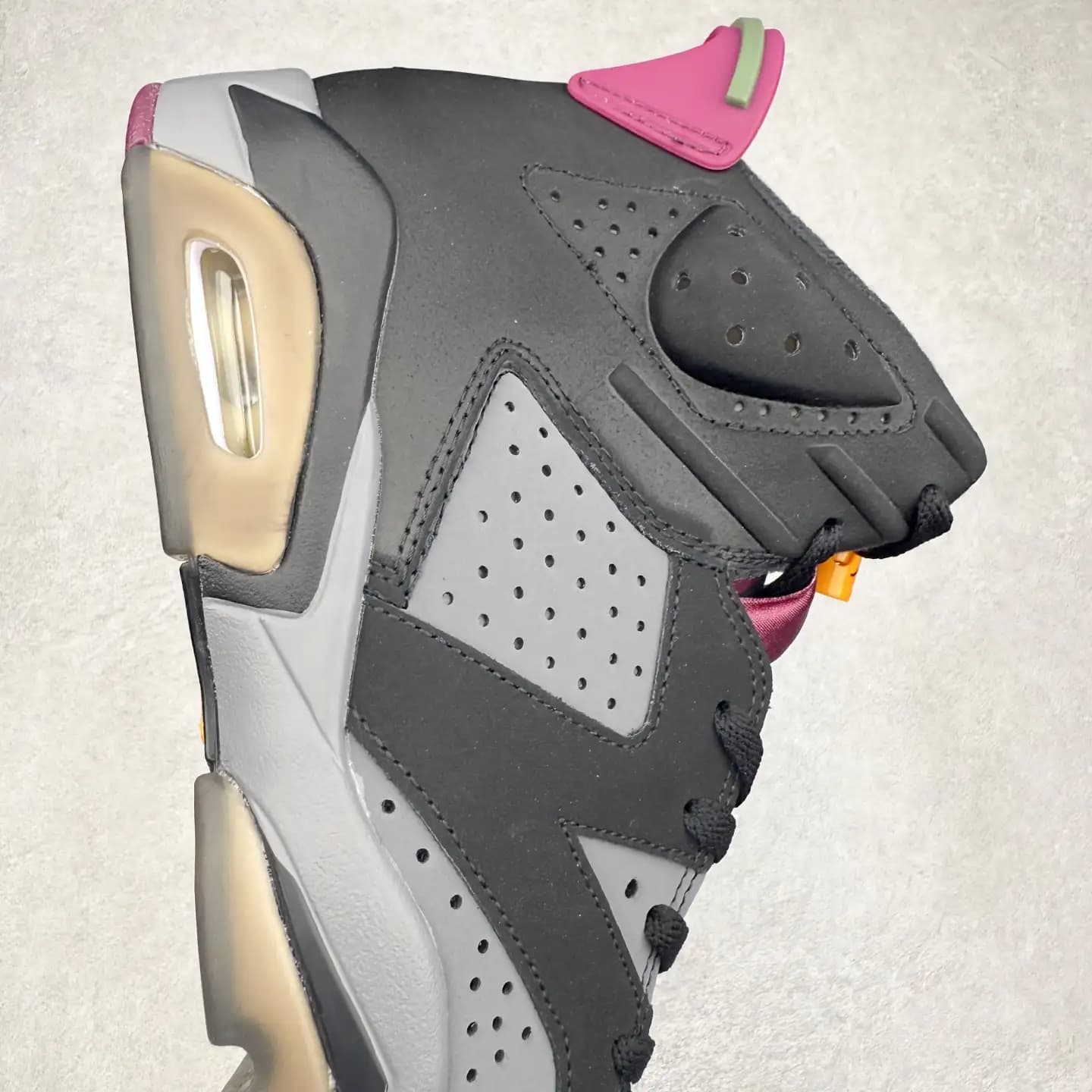 Air Jordan 6 - Image 2