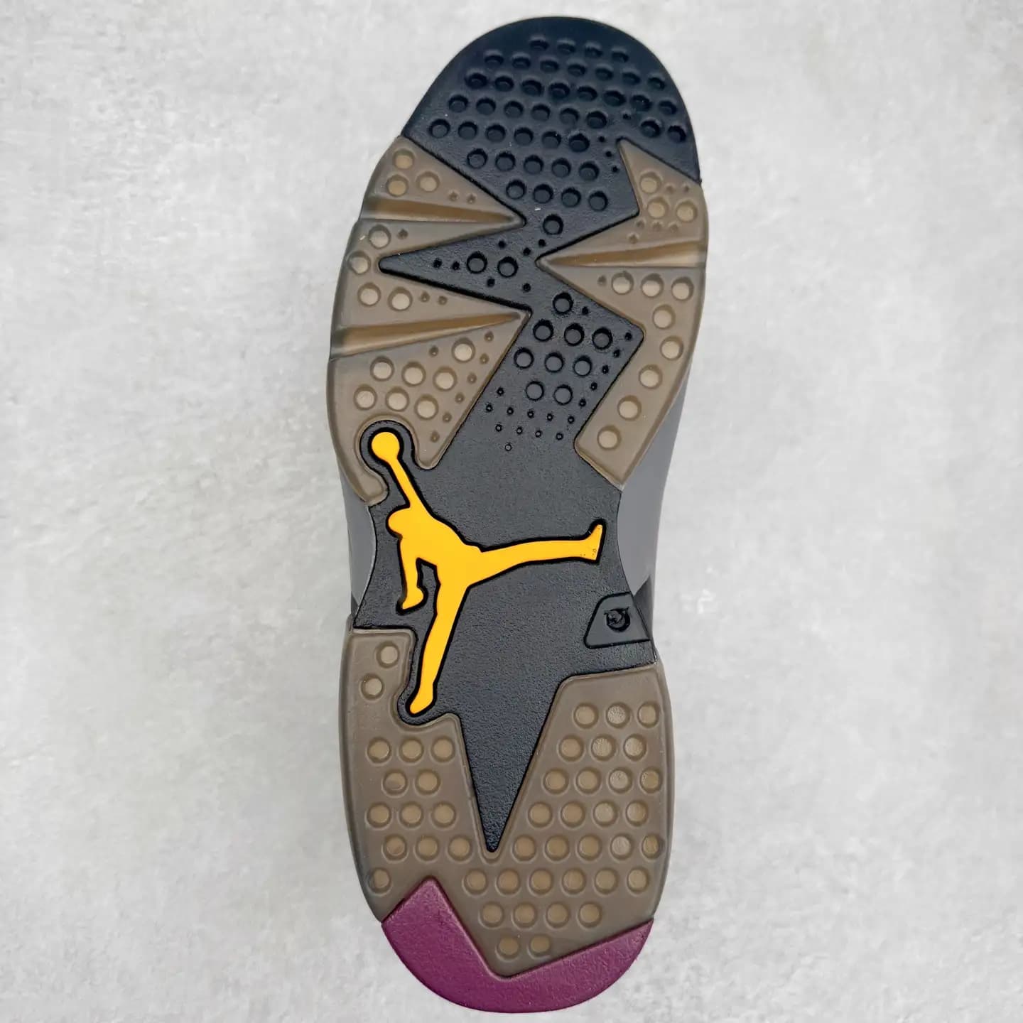 Air Jordan 6 - Image 4