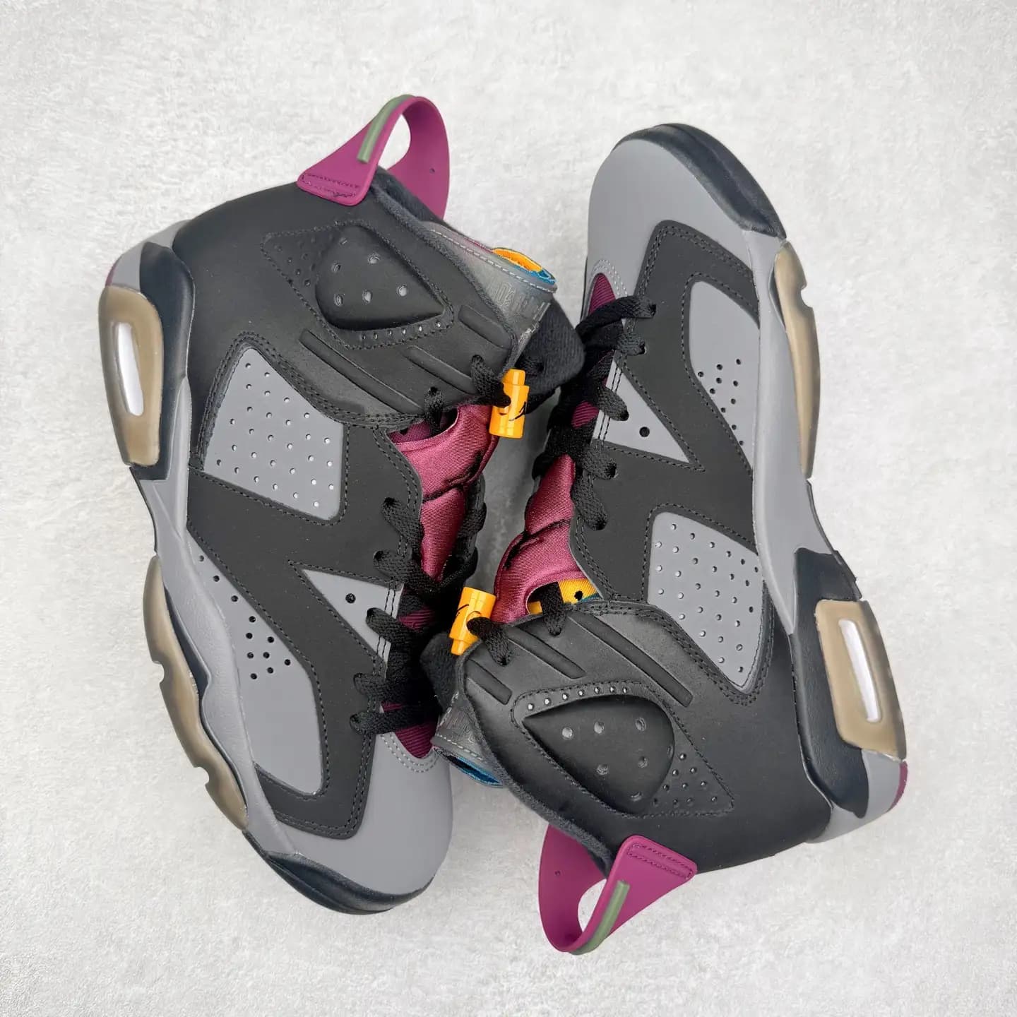 Air Jordan 6 - Image 5