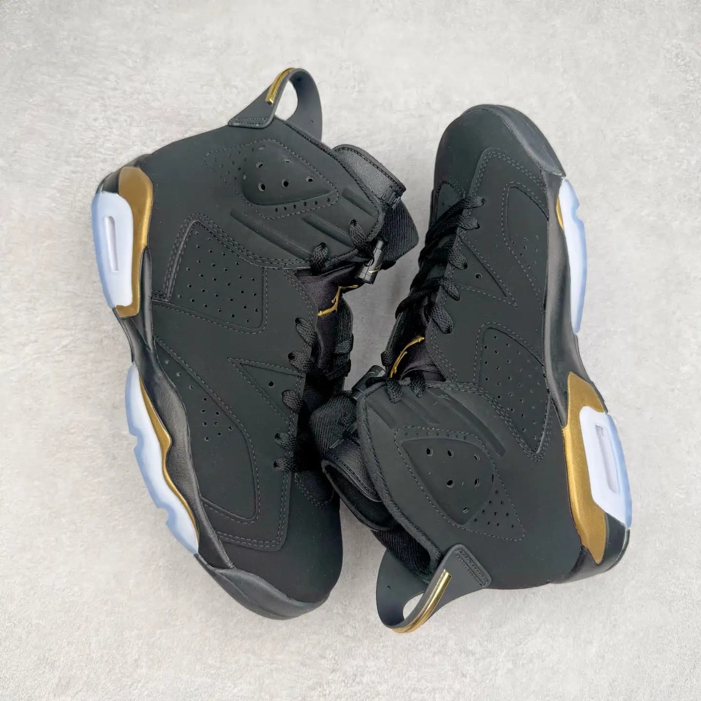 Air Jordan 6 - Image 3