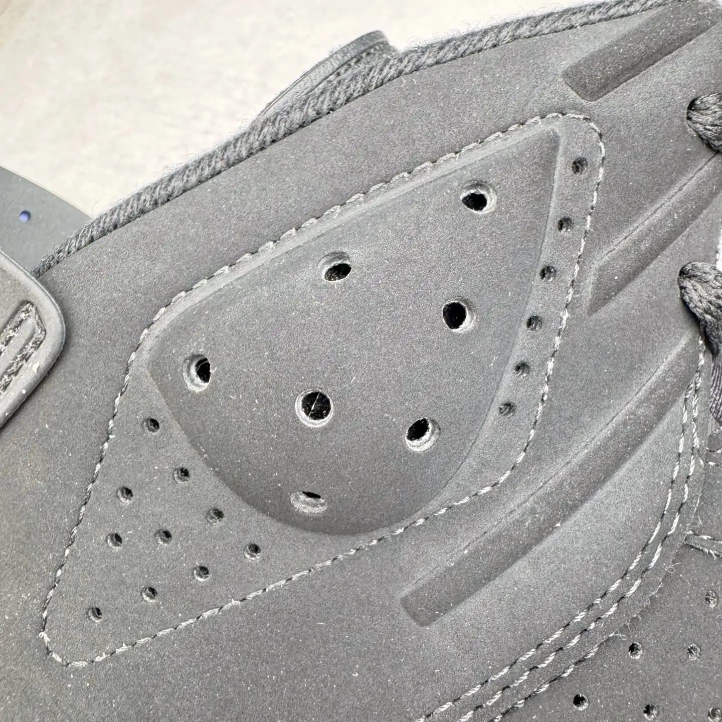 Air Jordan 6 - Image 9