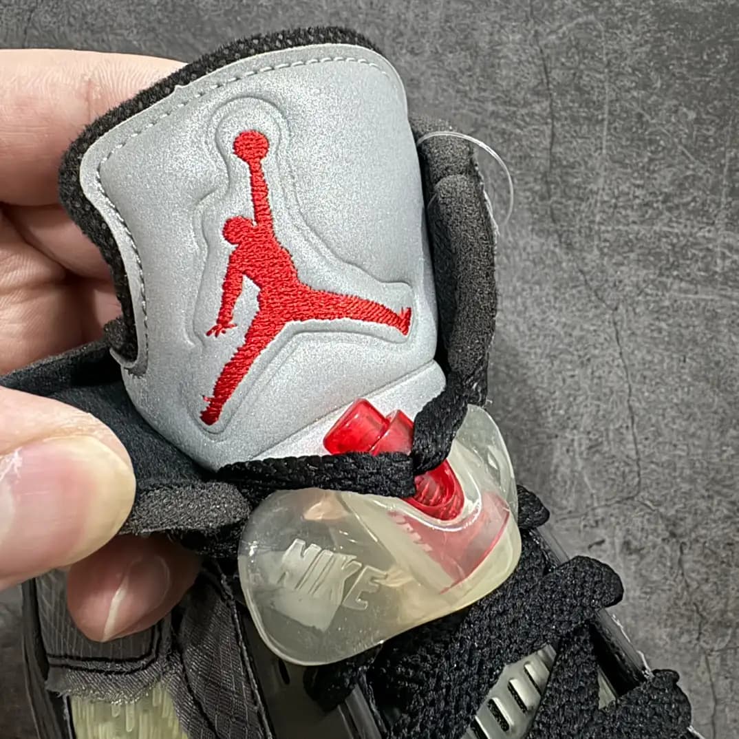 Air Jordan 5 - Image 4