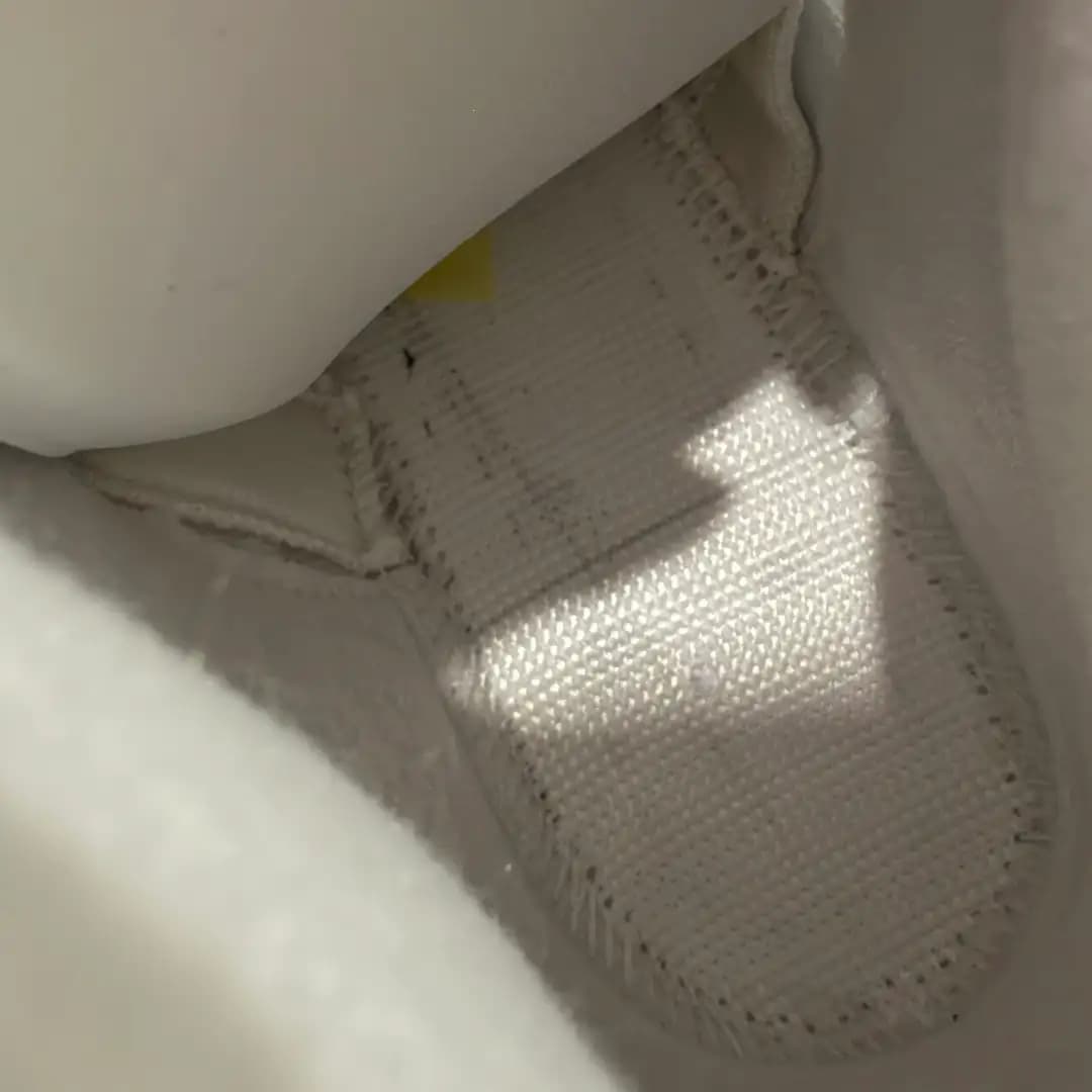 Air Jordan 5 - Image 4
