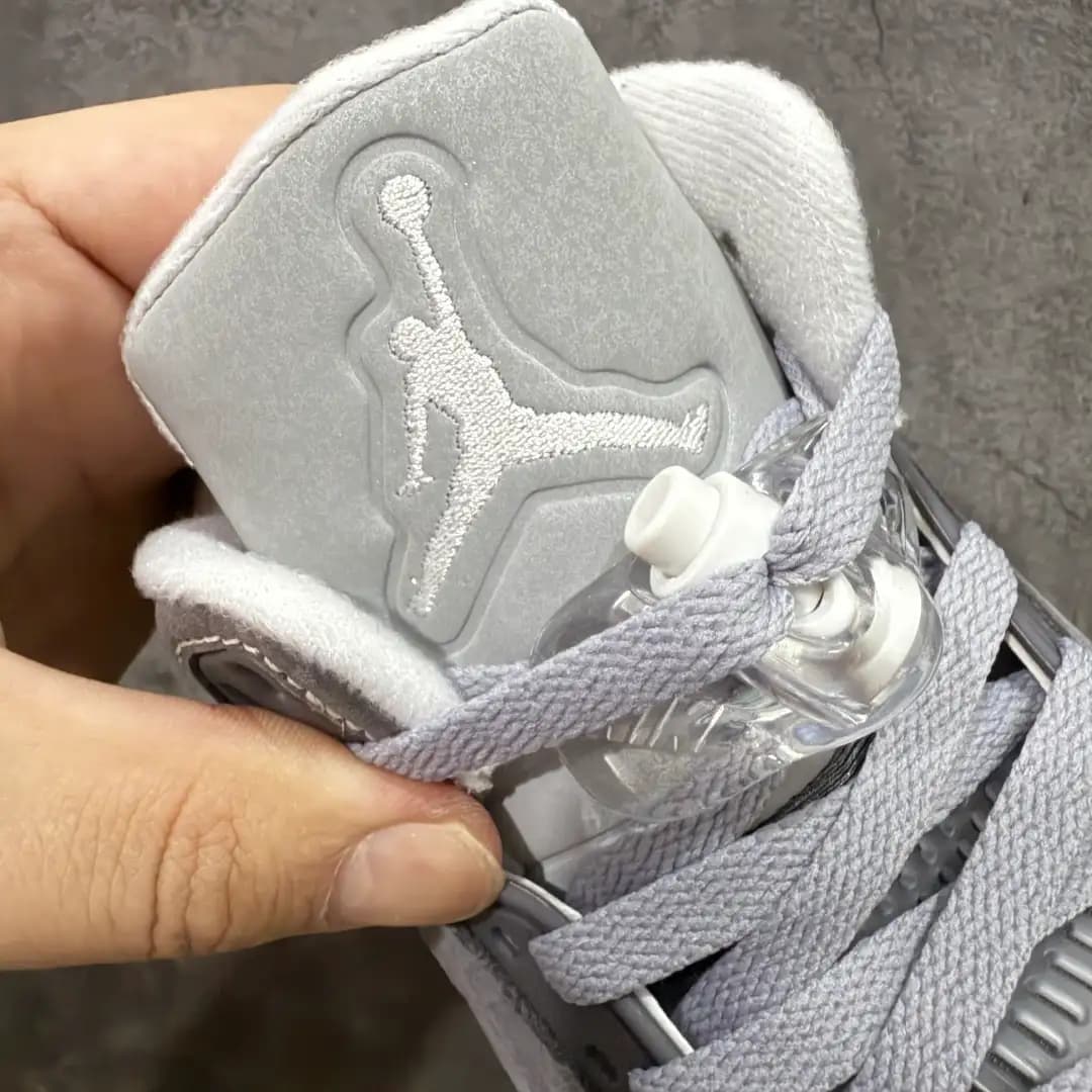 Air Jordan 5 - Image 4