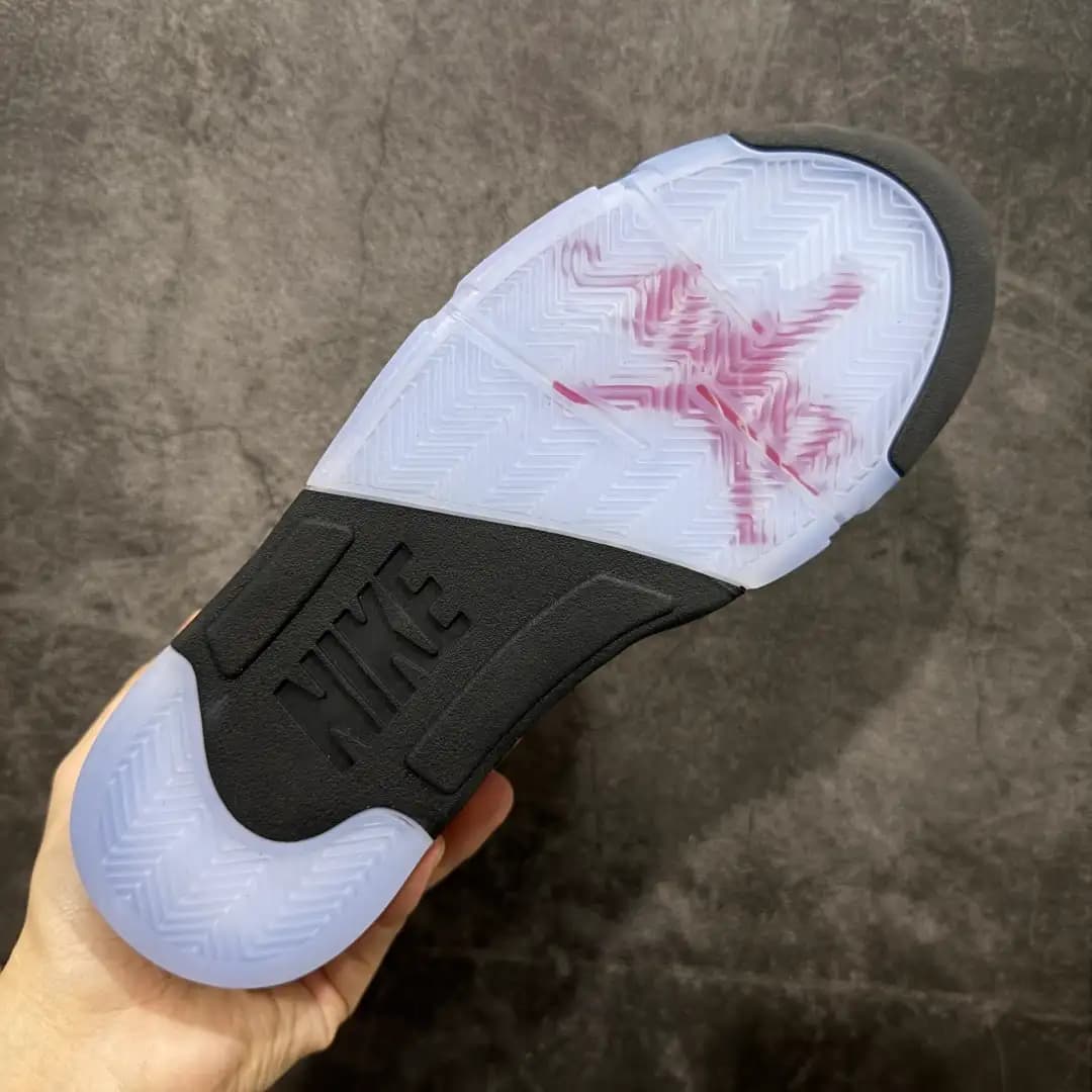 Air Jordan 5 - Image 2