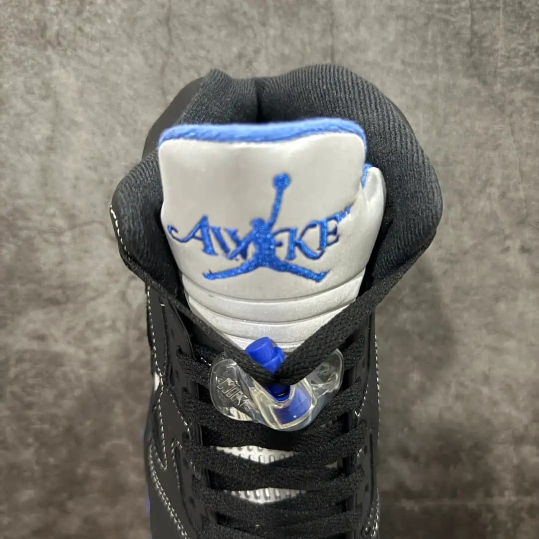 Air Jordan 5 - Image 4
