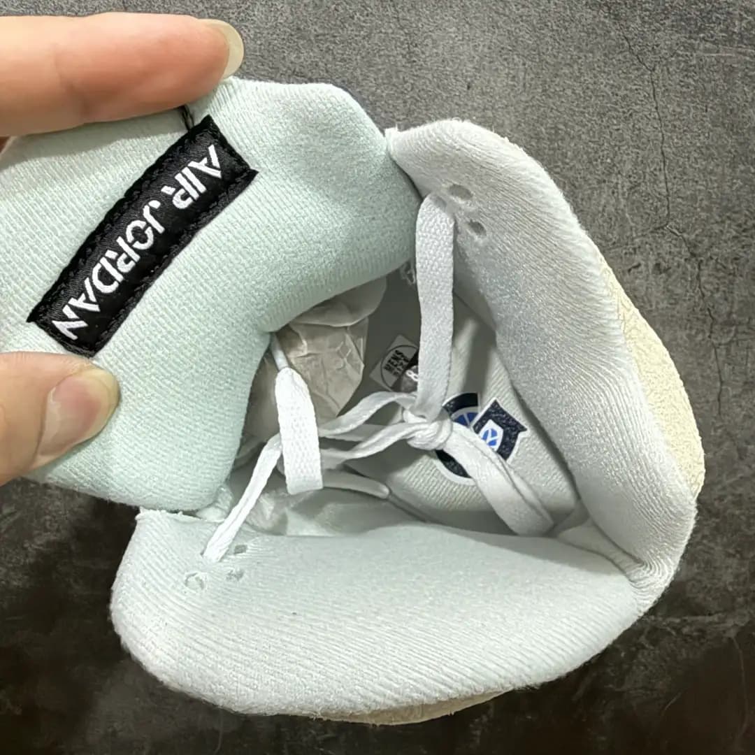 Air Jordan 5 - Image 3
