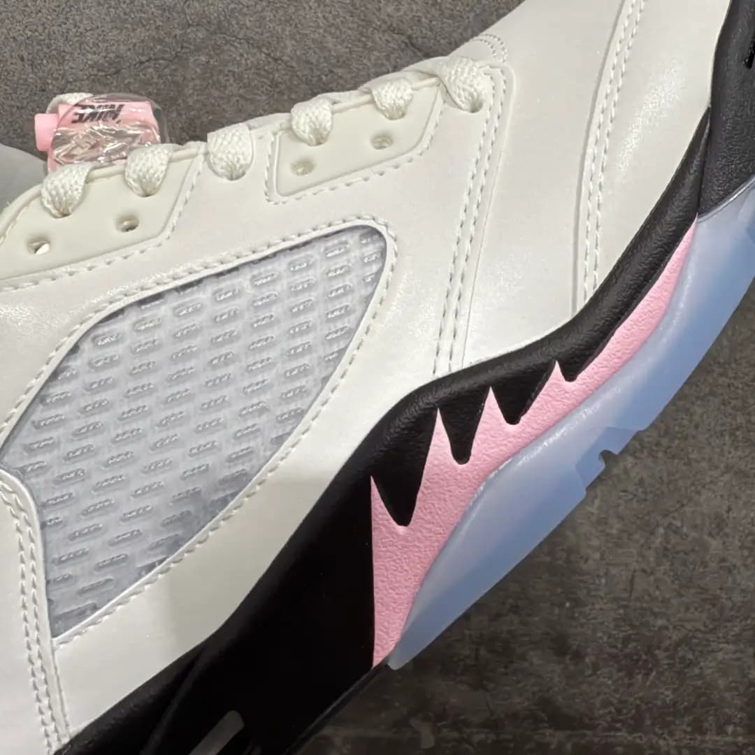 Air Jordan 5 - Image 2
