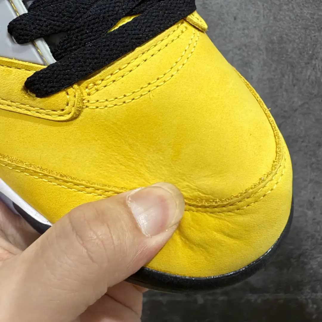 Air Jordan 5 - Image 2