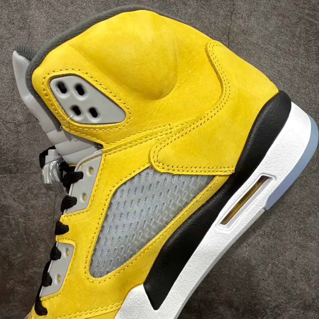 Air Jordan 5 - Image 4