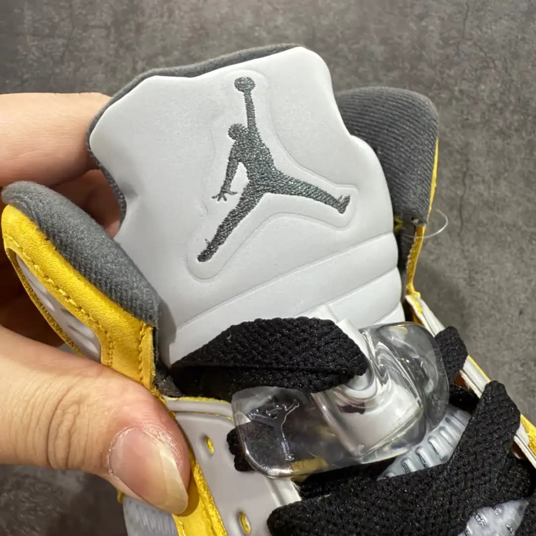 Air Jordan 5 - Image 6