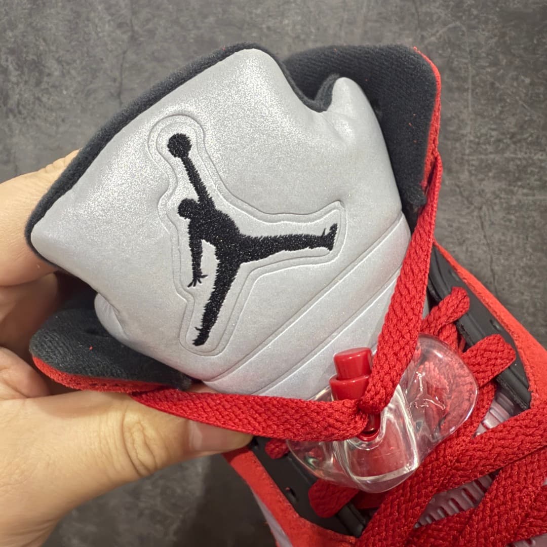 Air Jordan 5 - Image 2