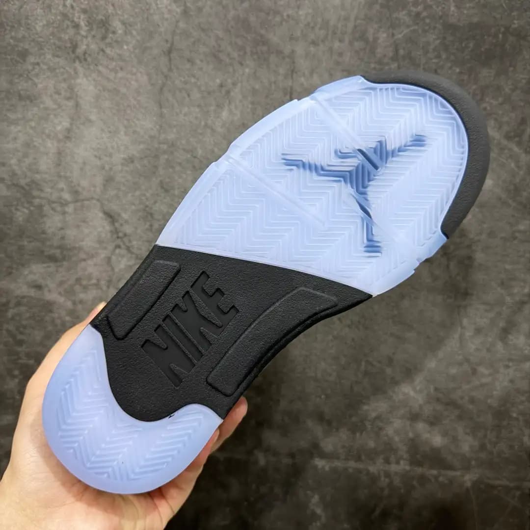 Air Jordan 5 - Image 3