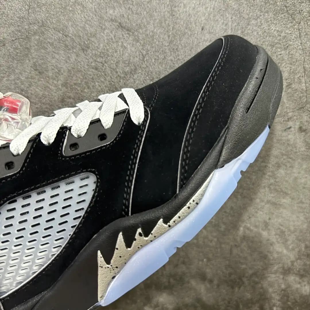 Air Jordan 5 - Image 4