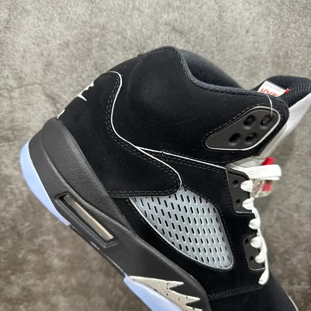 Air Jordan 5 - Image 5
