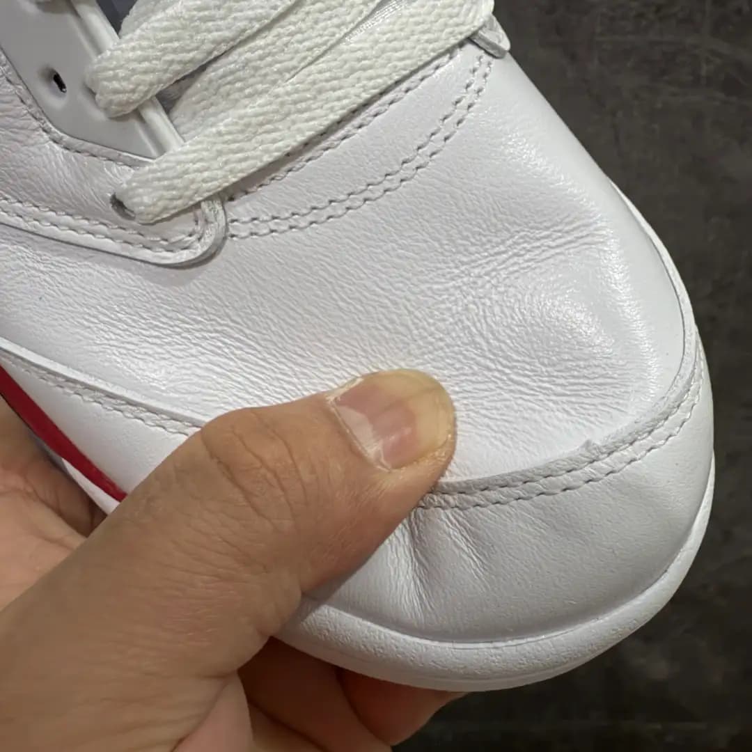 Air Jordan 5 - Image 4