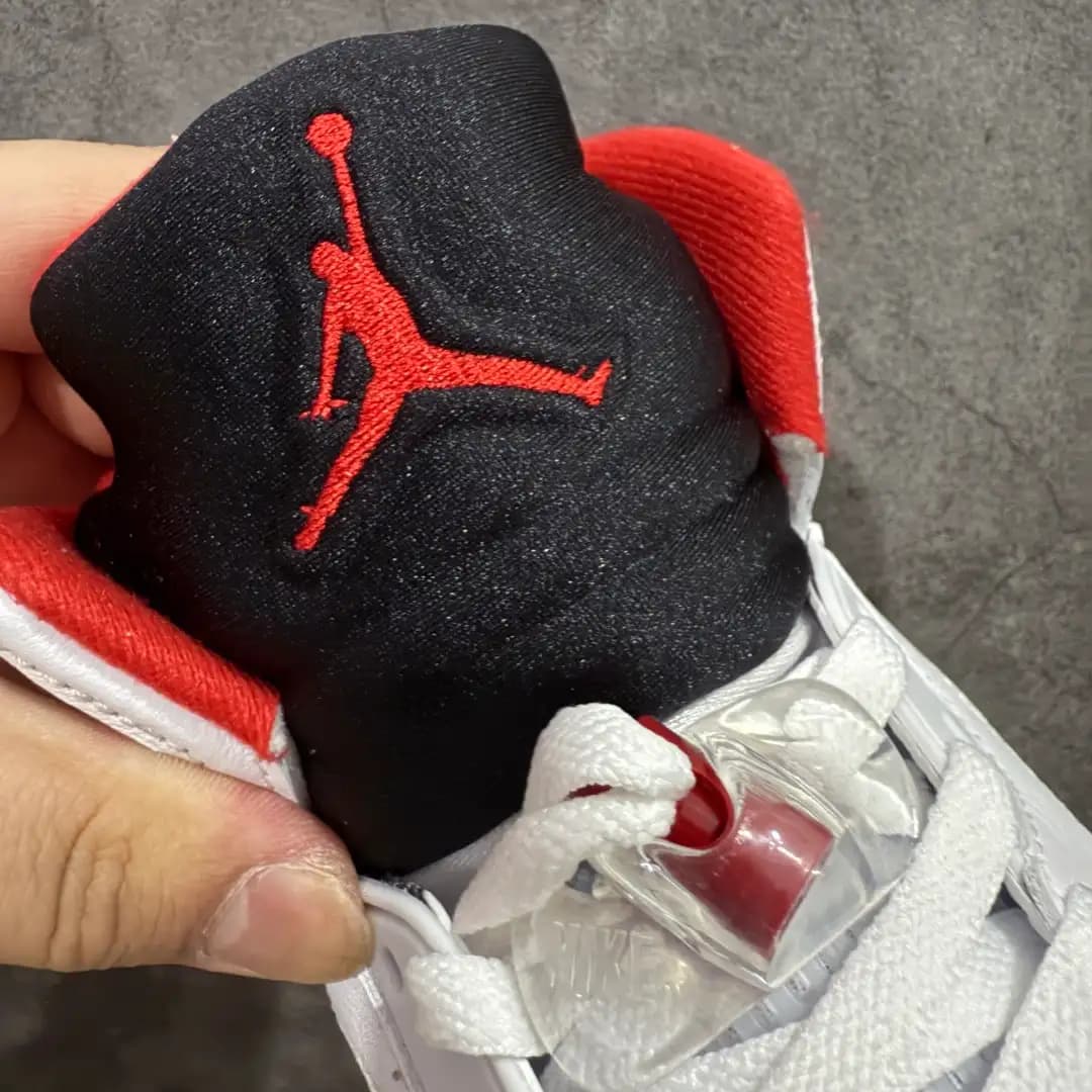 Air Jordan 5 - Image 5