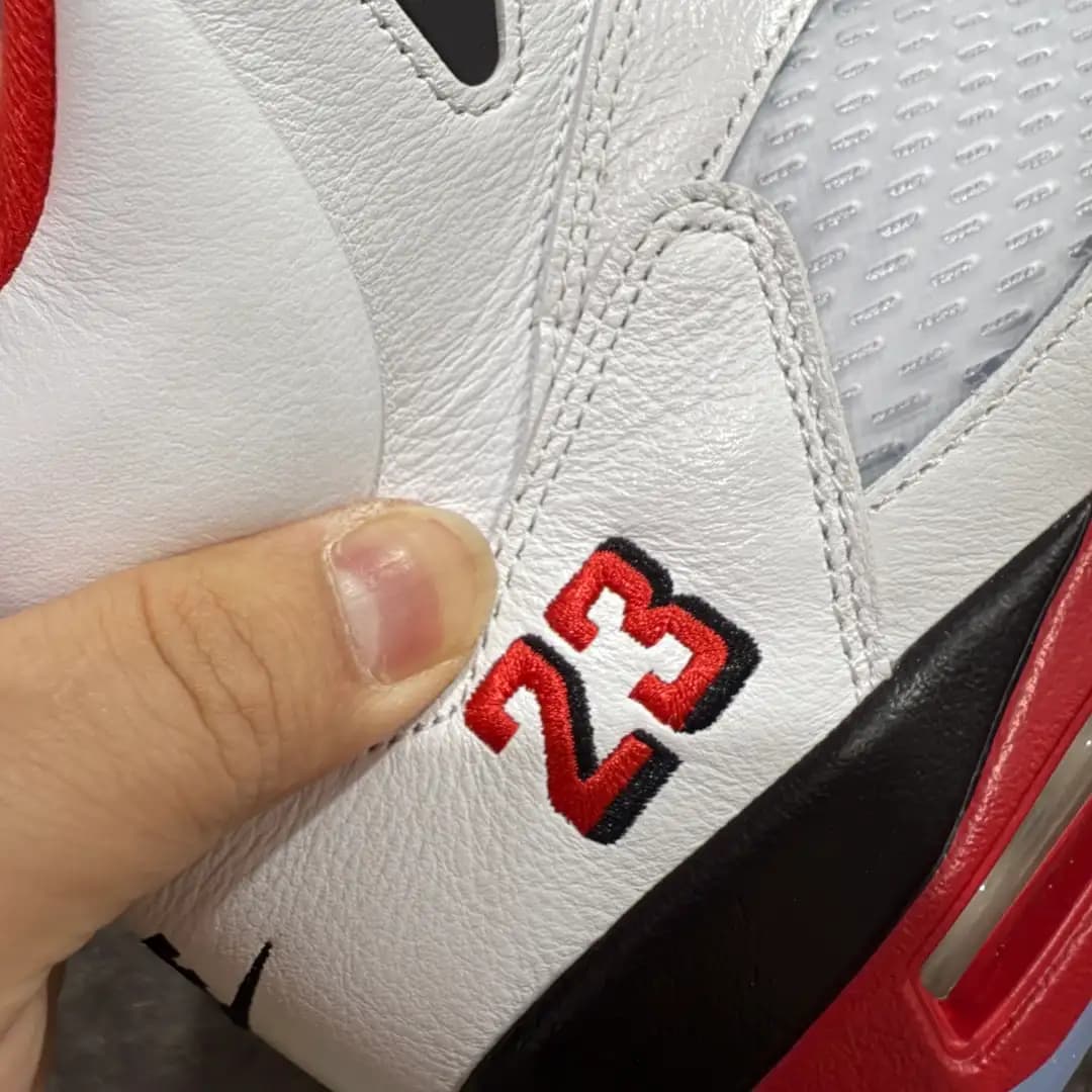 Air Jordan 5 - Image 9