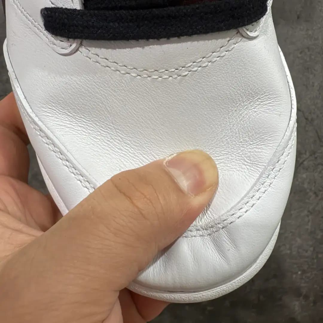 Air Jordan 5 - Image 2