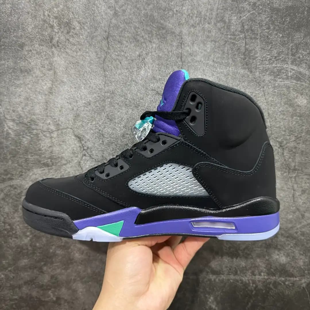 Air Jordan 5 - Image 2