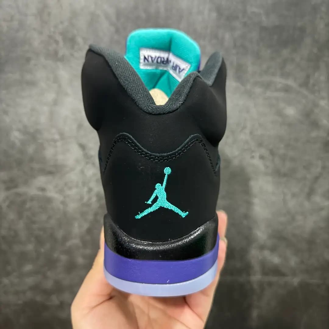 Air Jordan 5 - Image 3