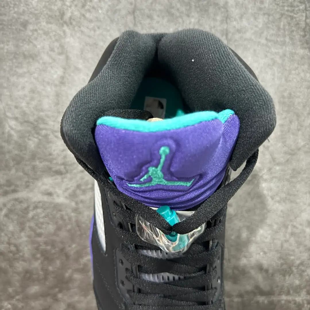 Air Jordan 5 - Image 7