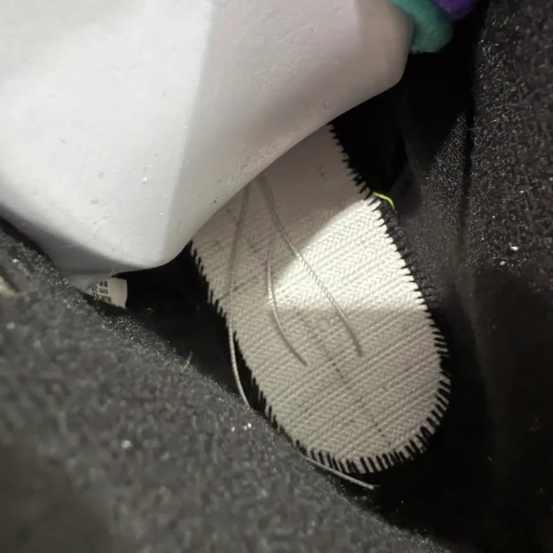 Air Jordan 5 - Image 2