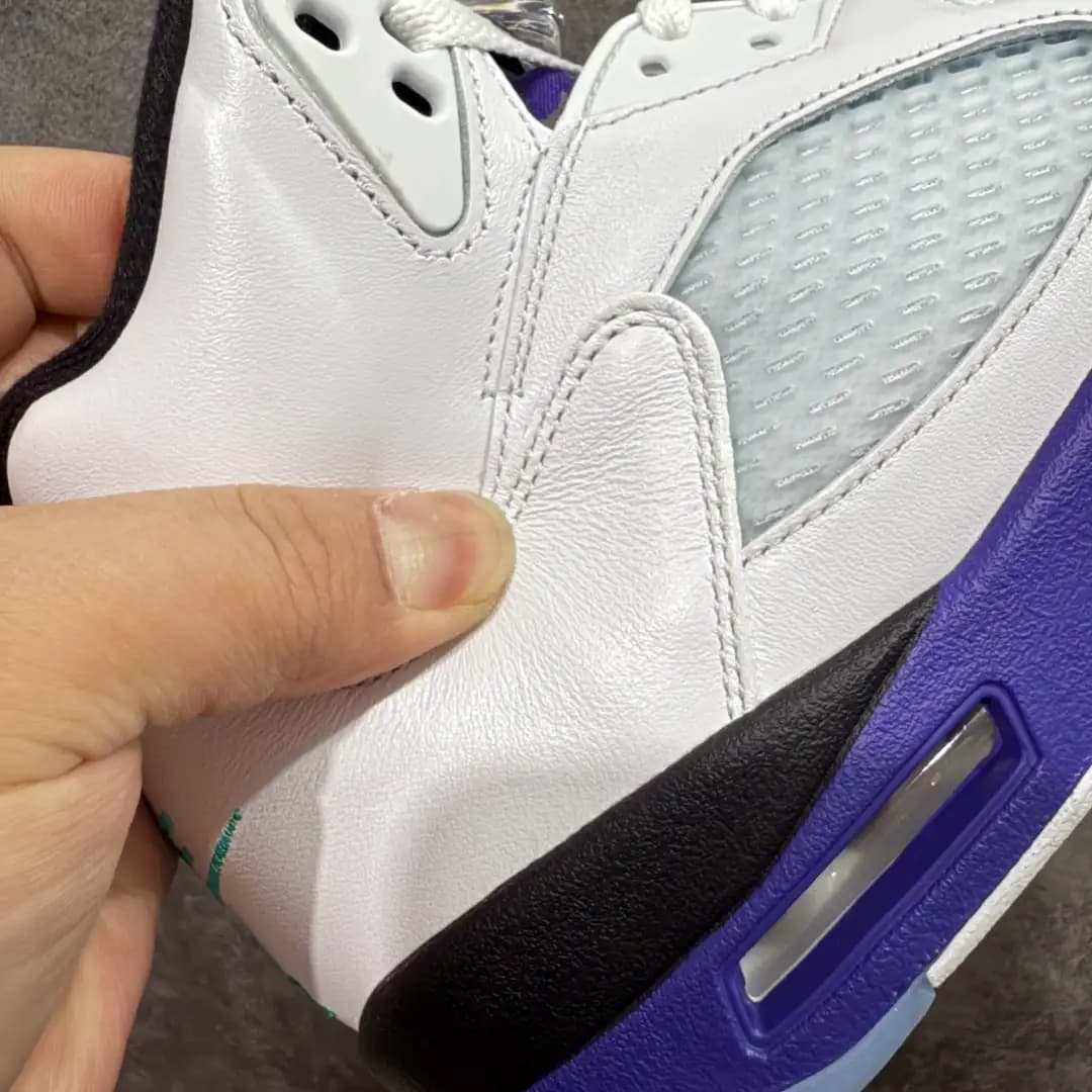 Air Jordan 5 - Image 4