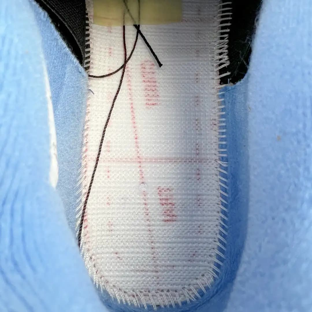 Air Jordan 4 - Image 9