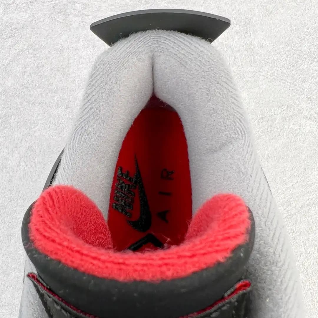 Air Jordan 4 - Image 11
