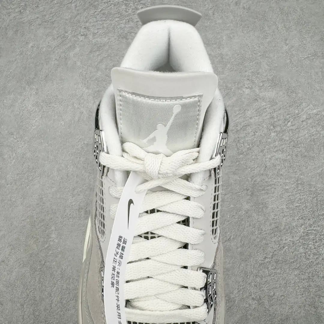 Air Jordan 4 - Image 2
