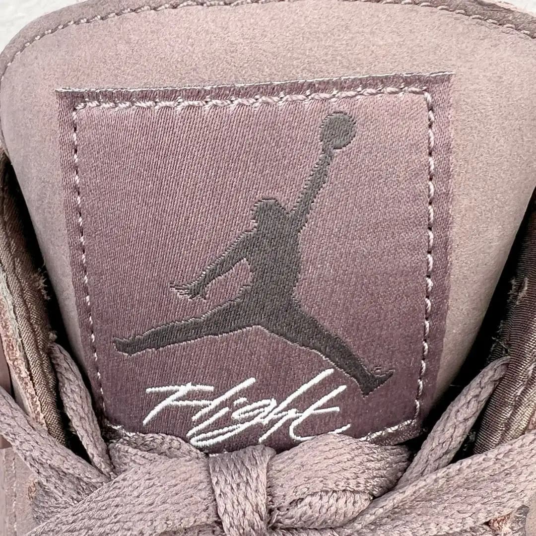 Air Jordan 4 - Image 11