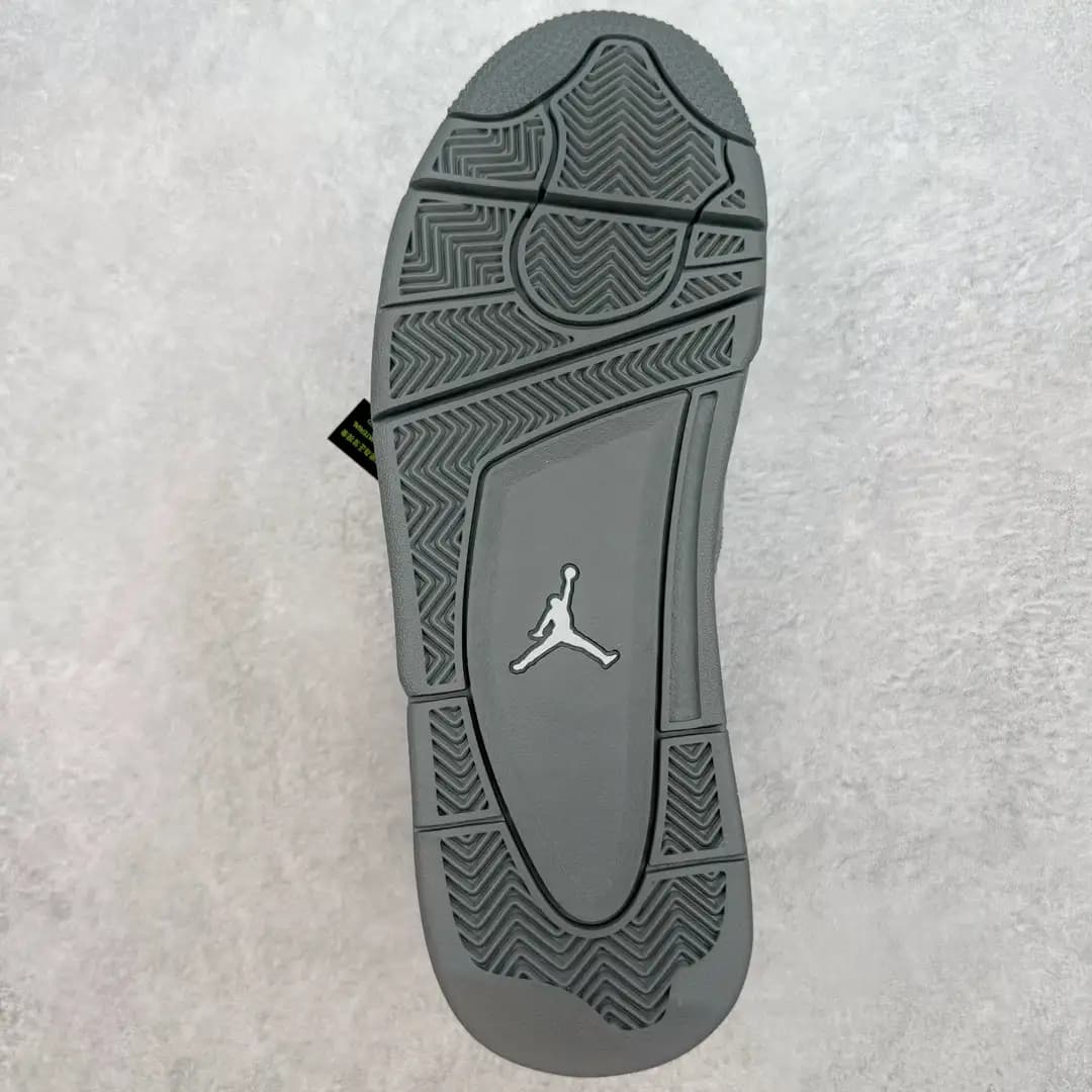 Air Jordan 4 - Image 4