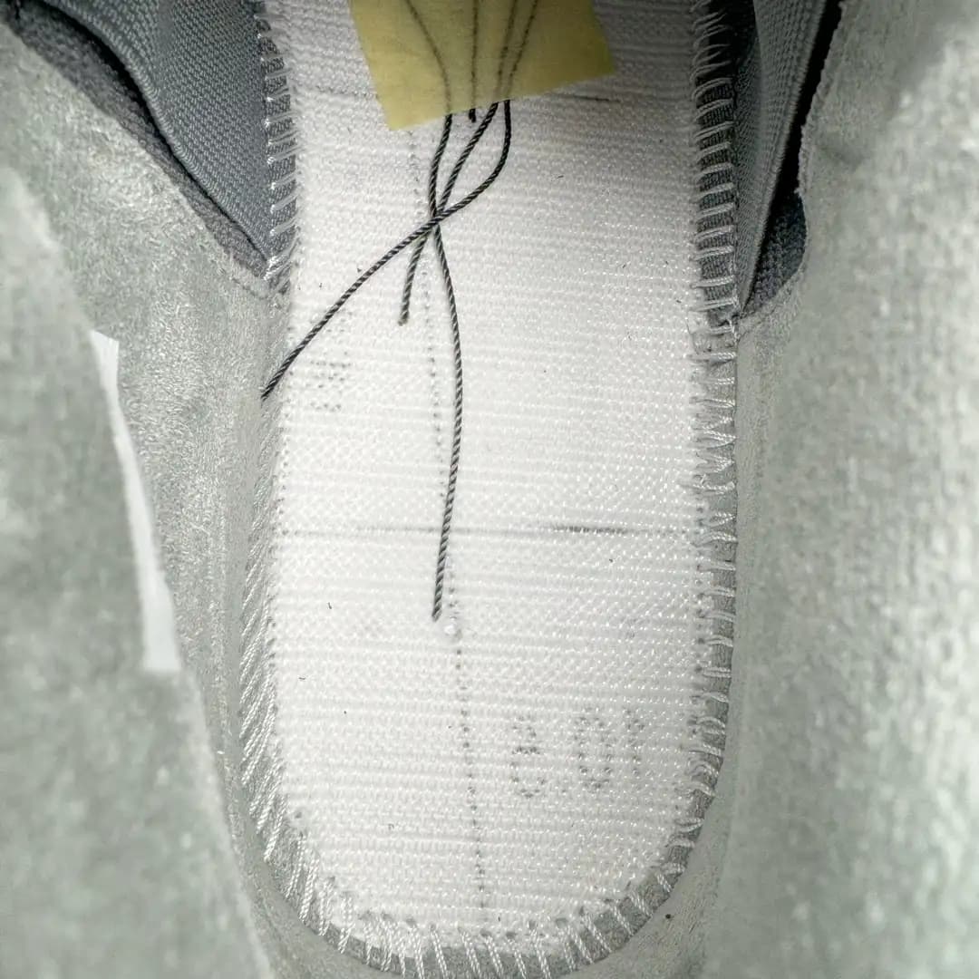 Air Jordan 4 - Image 8