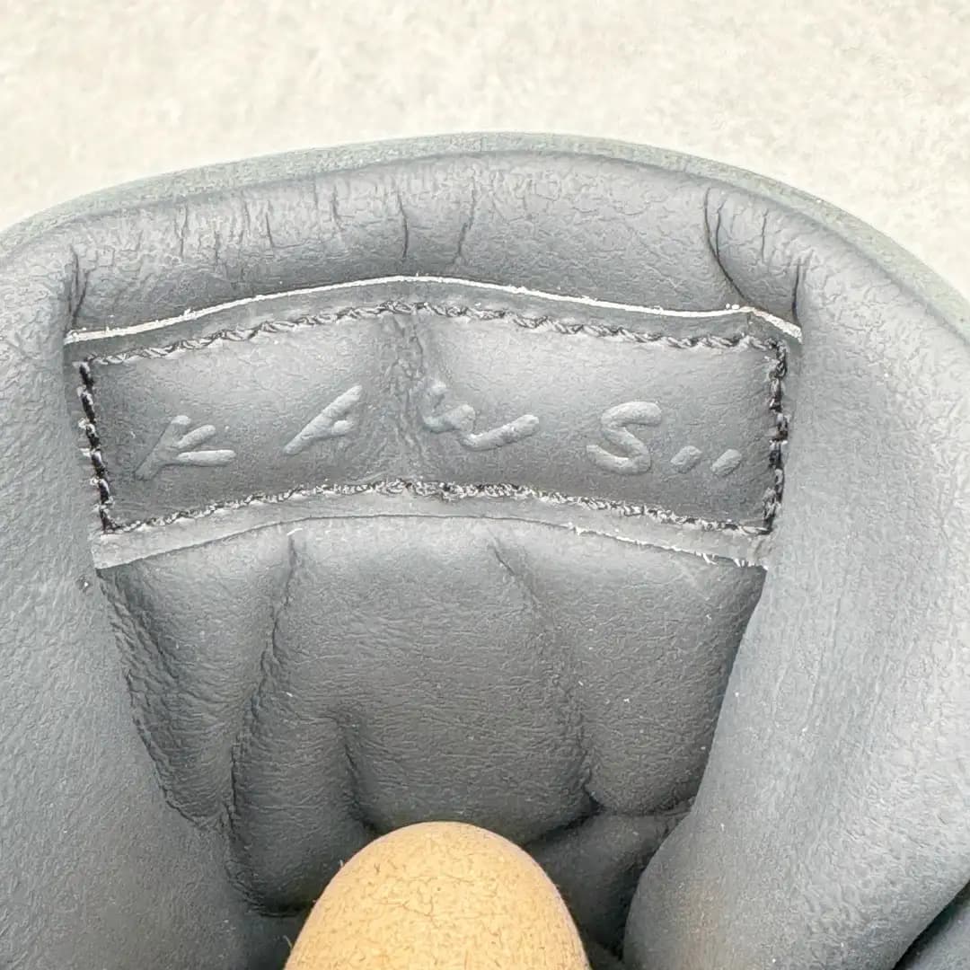 Air Jordan 4 - Image 9