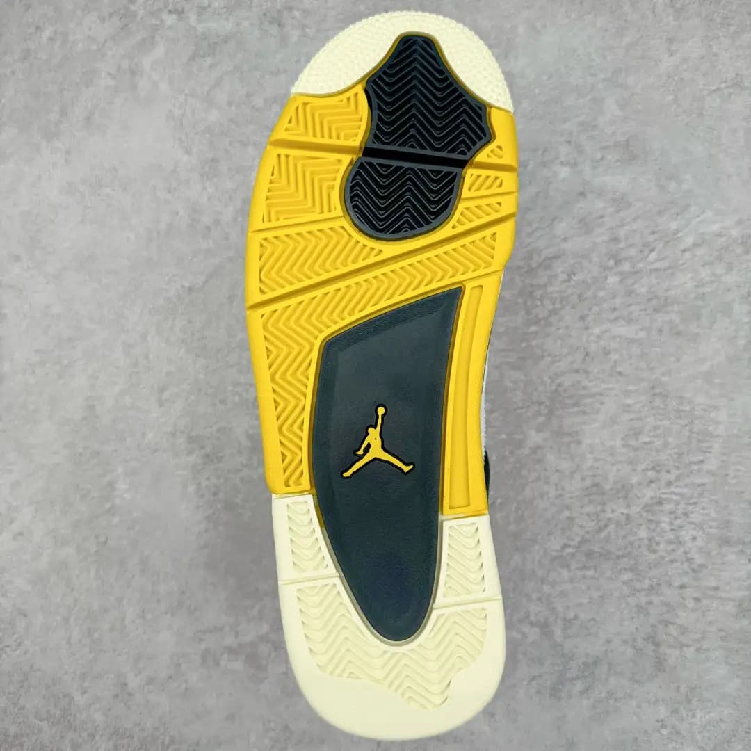 Air Jordan 4 - Image 3