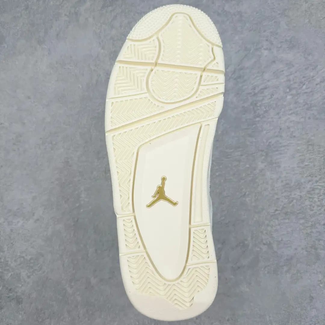 Air Jordan 4 - Image 4