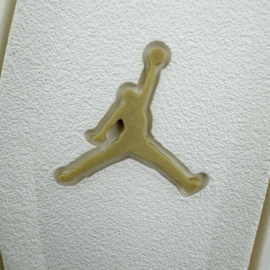 Air Jordan 4 - Image 6