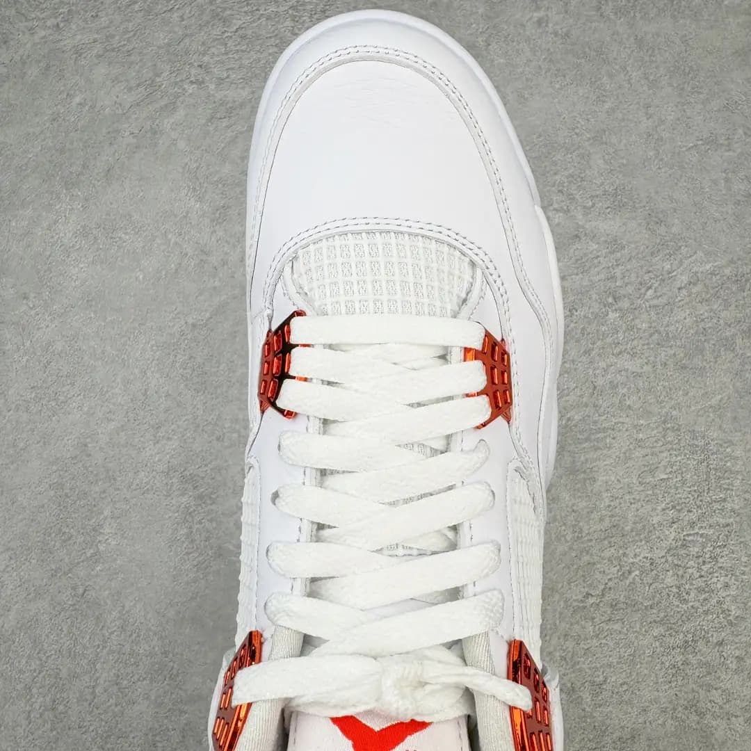 Air Jordan 4 - Image 4