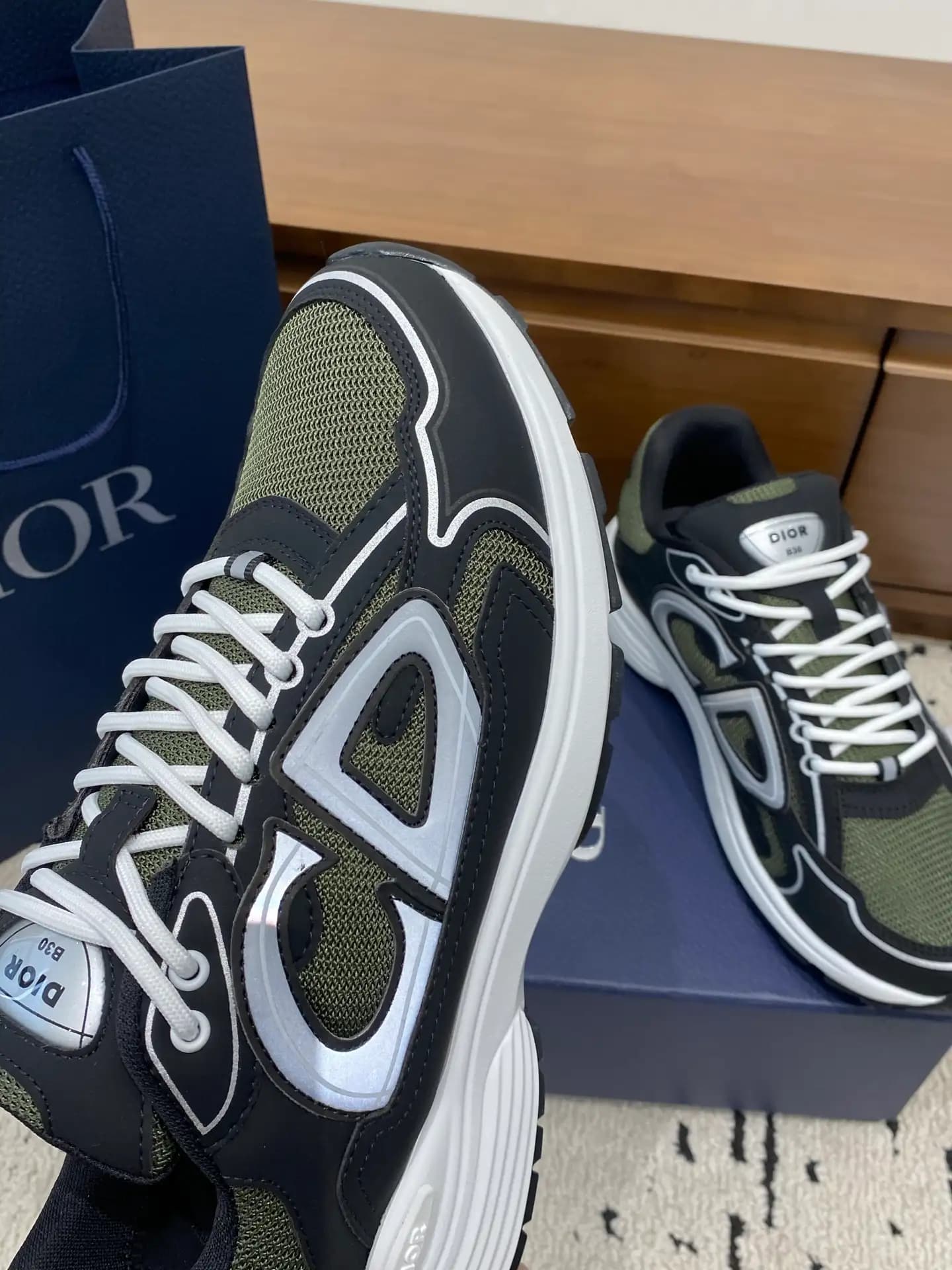 Dior B30 - Image 2