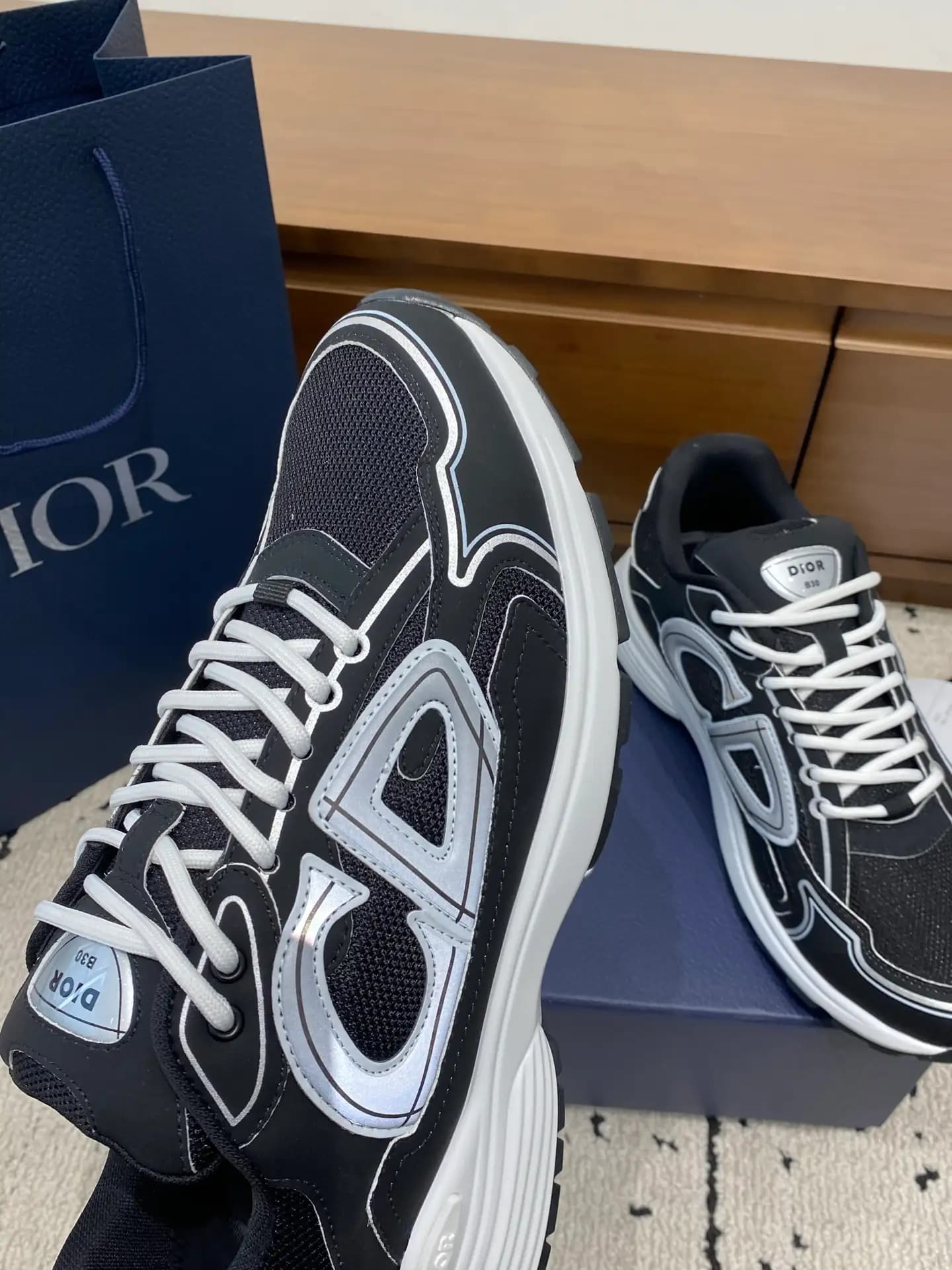 Dior B30 - Image 2