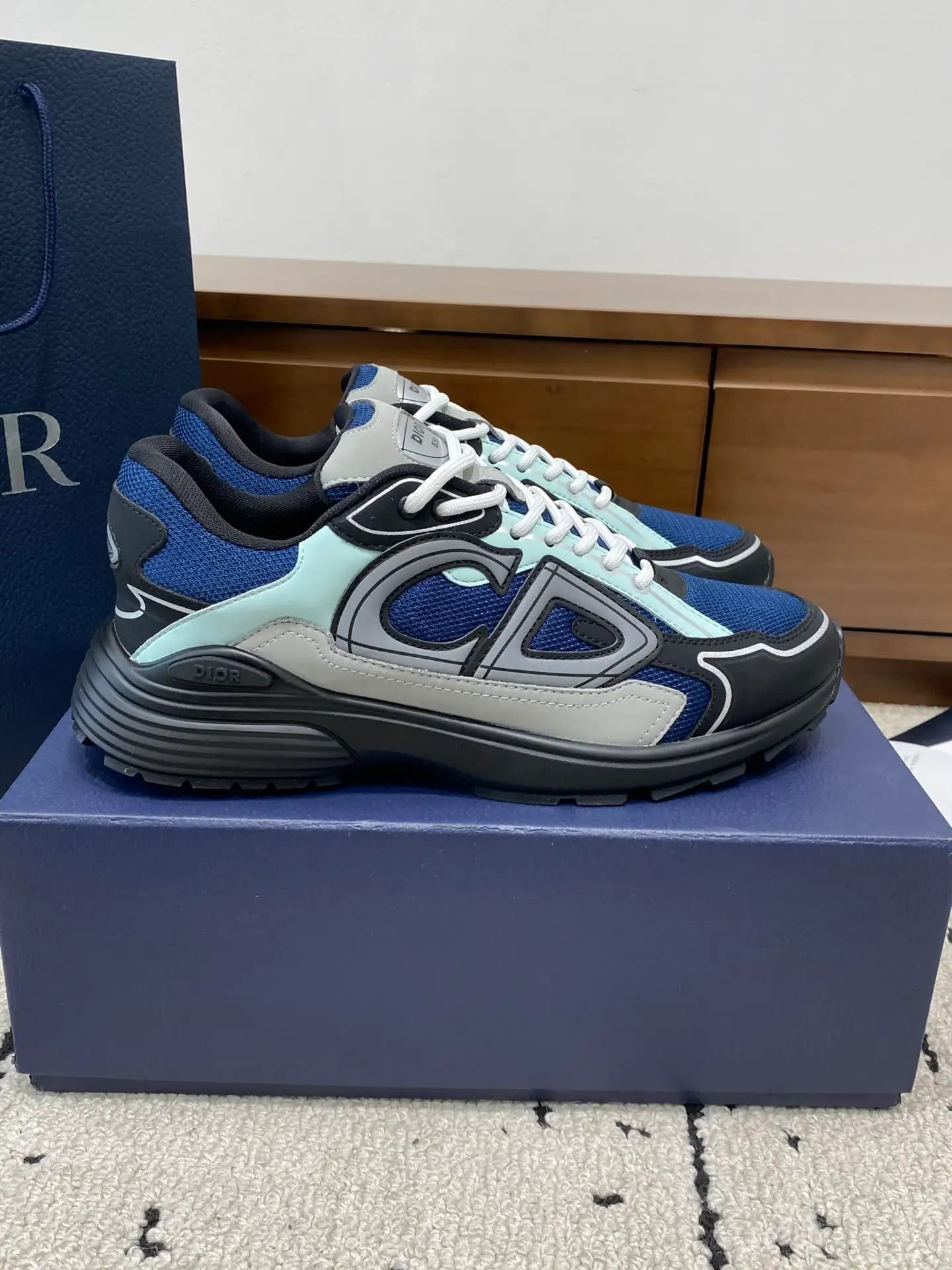 Dior B30